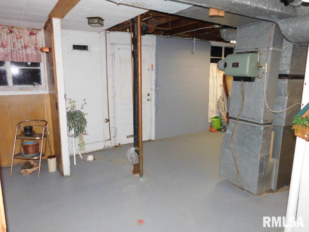 524 Waverly Road Davenport, IA 52804 - Photo 14 of 16 Gallery Image 14