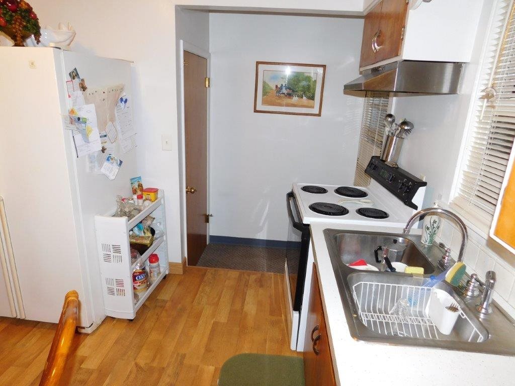 524 Waverly Road Davenport, IA 52804 - Photo 6 of 16 Gallery Image 6