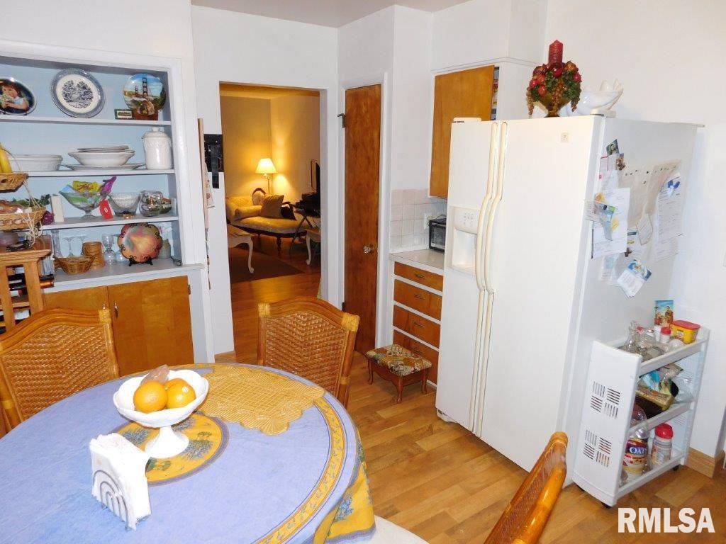 524 Waverly Road Davenport, IA 52804 - Photo 7 of 16 Gallery Image 7