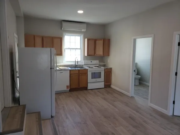 $1,800 | 2 A Bancroft Road, Londonderry, NH 03053