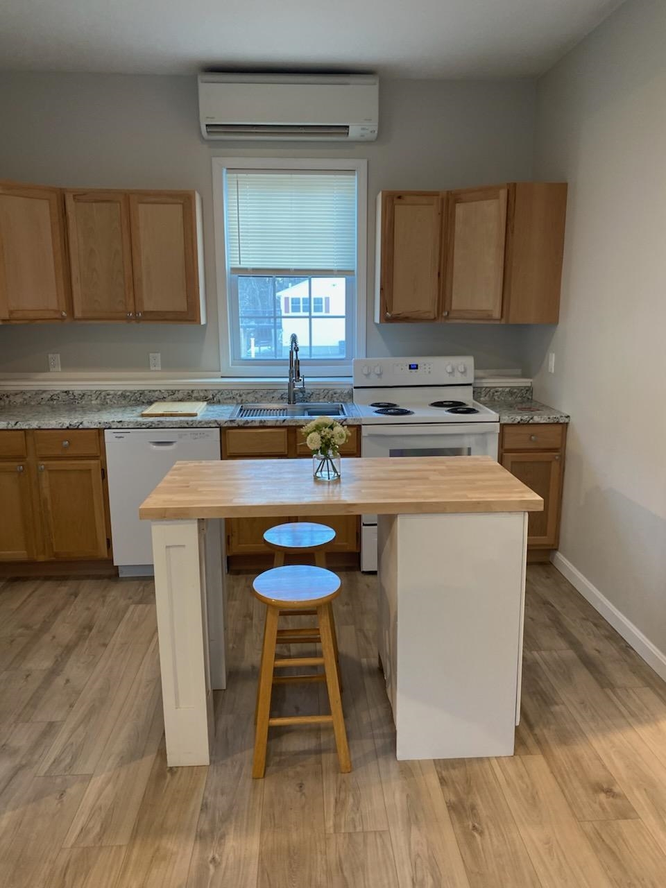 2 A Bancroft Road Londonderry, NH 03053 - Photo 8 of 33