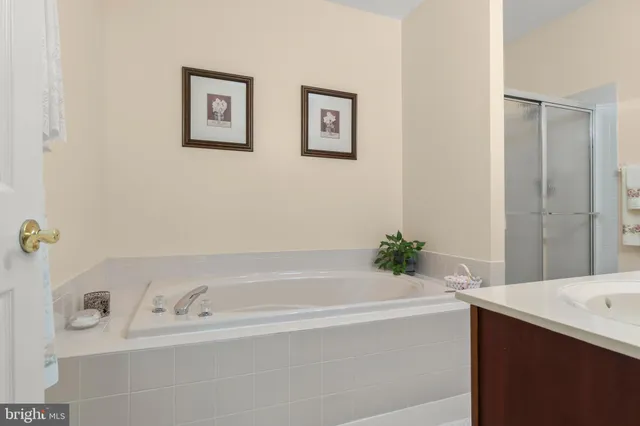 $385,000 | 9 Dutchess Court, Southampton, NJ 08088