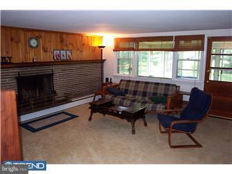402 Welsh Road Lower Gwynedd, PA 19002 - Photo 9 of 12 Family Room
