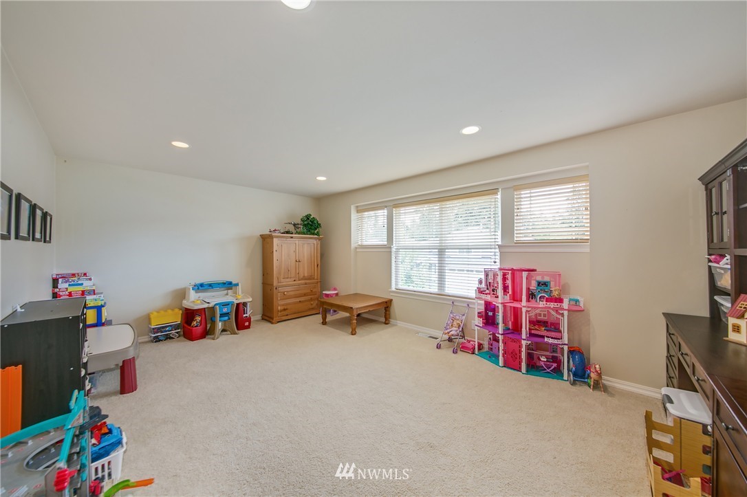 179 Elma Place Northeast Renton, WA 98059 - Photo 20 of 23 Gallery Image 20