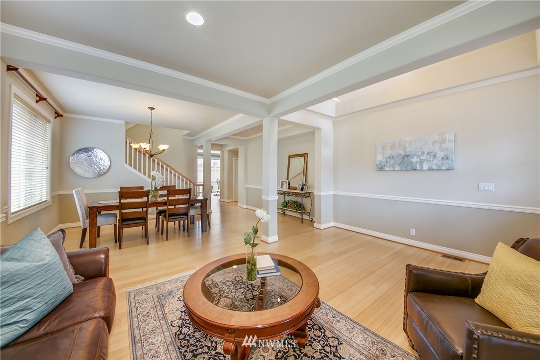 179 Elma Place Northeast Renton, WA 98059 - Photo 5 of 23 Gallery Image 5