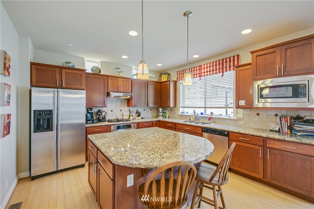 179 Elma Place Northeast Renton, WA 98059 - Photo 7 of 23 Gallery Image 7