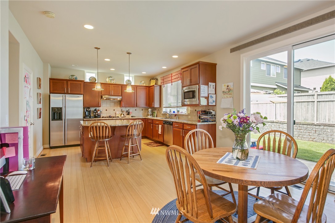 179 Elma Place Northeast Renton, WA 98059 - Photo 9 of 23 Gallery Image 9