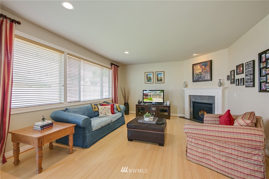 179 Elma Place Northeast Renton, WA 98059 - Photo 10 of 23 Gallery Image 10