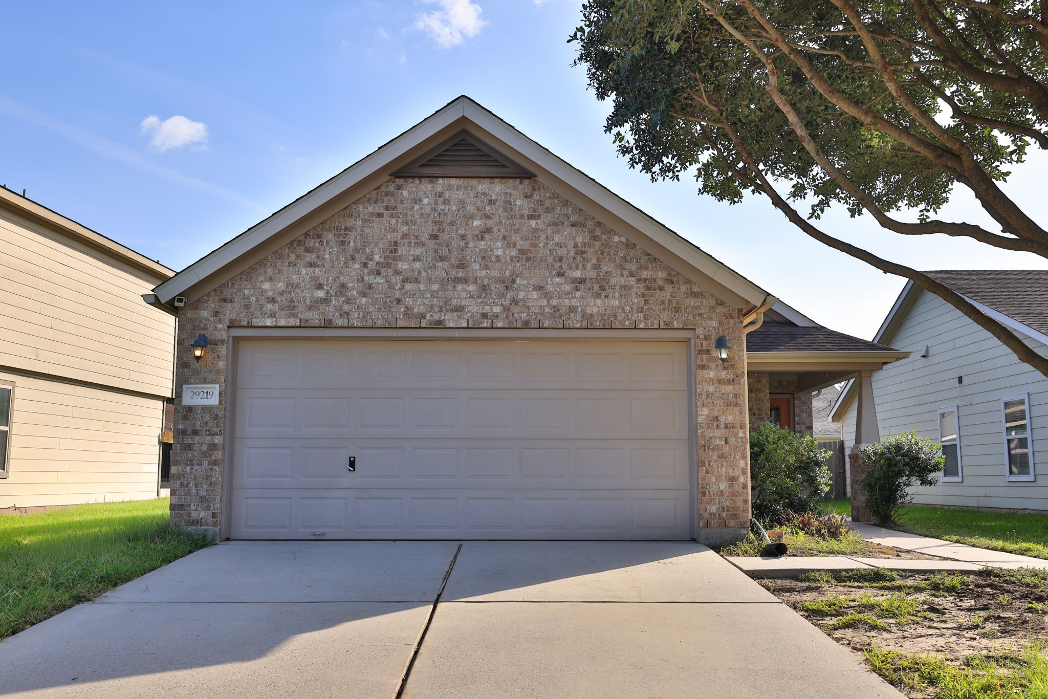 29219 Legends Beam Drive Spring, TX 77386 - Photo 2 of 50
