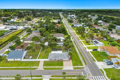 $469,900 | 498 Chamberlin Avenue Northwest, Palm Bay, FL 32907
