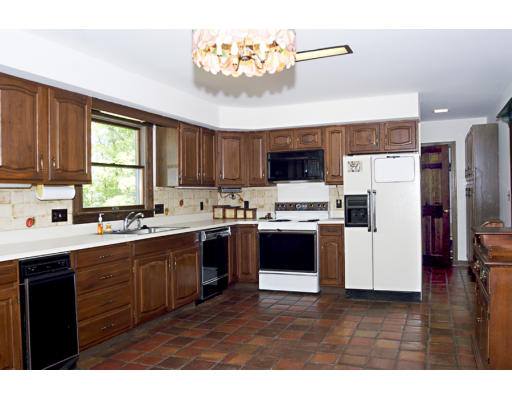 7 Skyview Road Woburn, MA 01801 - Photo 7 of 14 Gallery Image 7