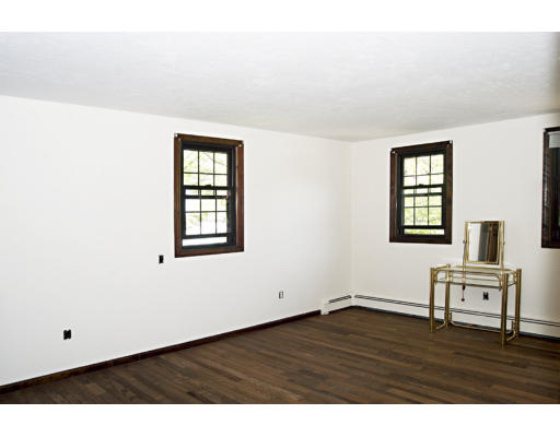 7 Skyview Road Woburn, MA 01801 - Photo 8 of 14 Gallery Image 8