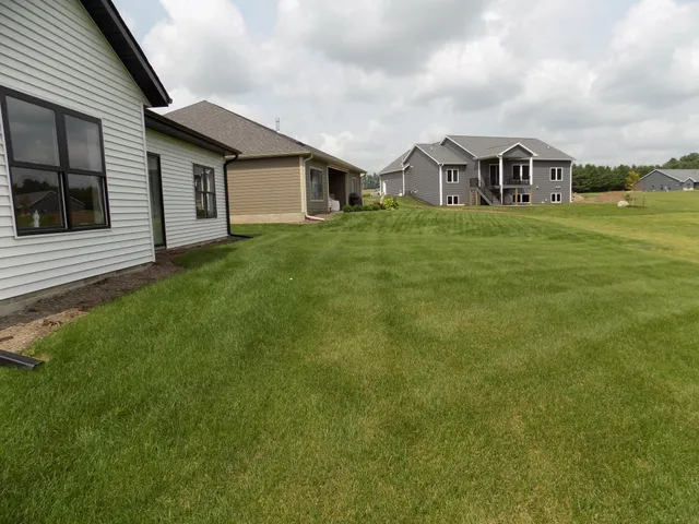 $437,500 | 510 Kodiak Drive Northwest, Stewartville, MN 55976