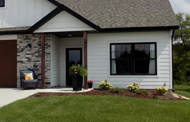 $437,500 | 510 Kodiak Drive Northwest, Stewartville, MN 55976