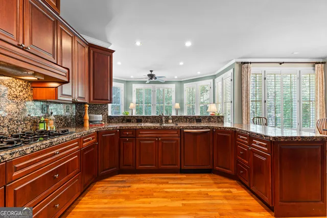 $999,500 | 209 River Oaks Drive, LaGrange, GA 30240