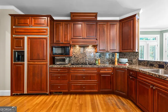 $999,500 | 209 River Oaks Drive, LaGrange, GA 30240