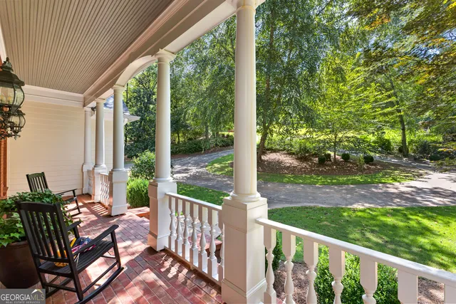 $999,500 | 209 River Oaks Drive, LaGrange, GA 30240