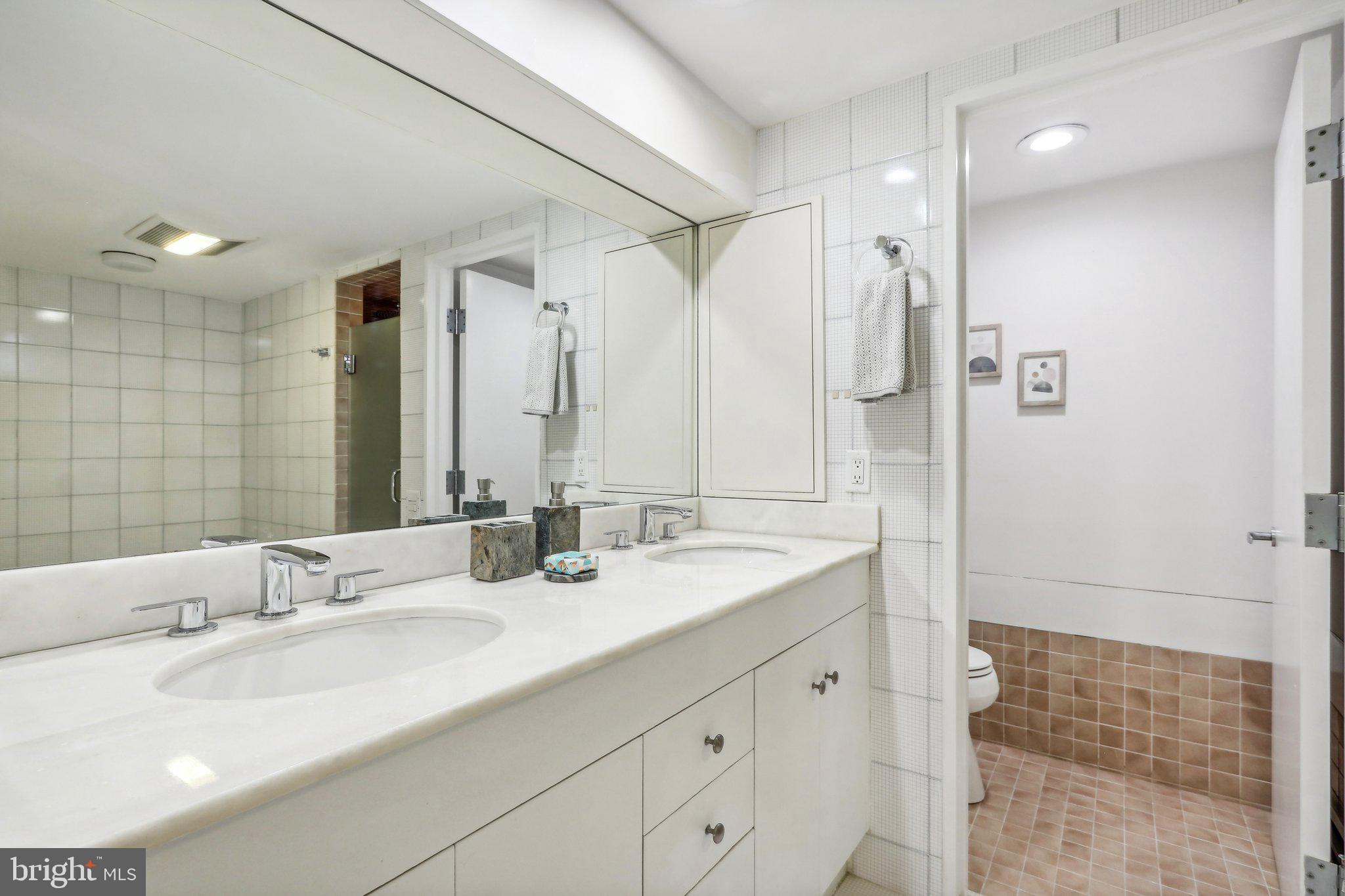 310 Spruce Street Philadelphia, PA 19106 - Photo 22 of 44