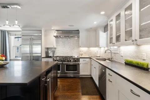 $2,199,000 | 9 Short Street, Boston, MA 02129