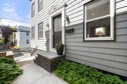 $2,199,000 | 9 Short Street, Boston, MA 02129