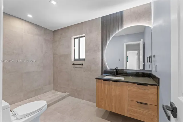 $750,000 | 7472 Northwest 167th Street, Hialeah, FL 33015