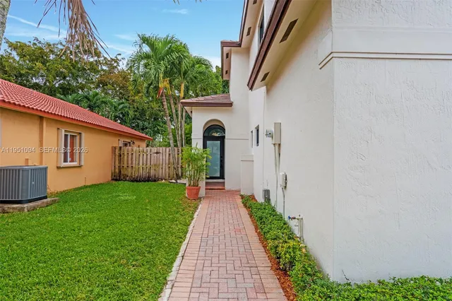 $750,000 | 7472 Northwest 167th Street, Hialeah, FL 33015