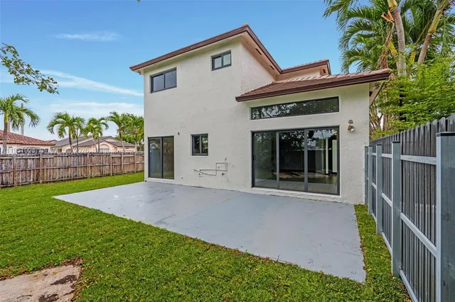$750,000 | 7472 Northwest 167th Street, Hialeah, FL 33015