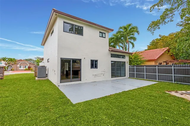 $750,000 | 7472 Northwest 167th Street, Hialeah, FL 33015