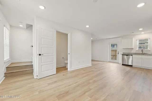 $1,500 | 14958 Rowan Oak Street, Gulfport, MS 39503