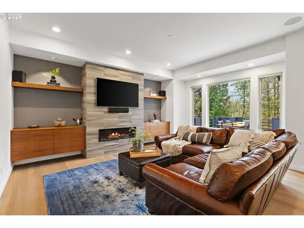 $1,999,999 | 6280 Southwest Sheridan Street, Portland, OR 97225