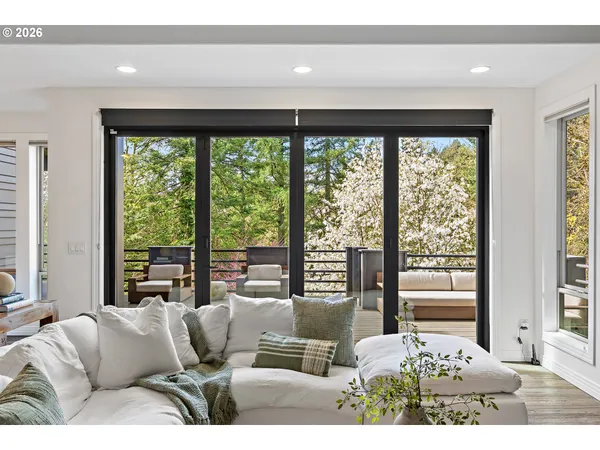 $1,999,999 | 6280 Southwest Sheridan Street, Portland, OR 97225