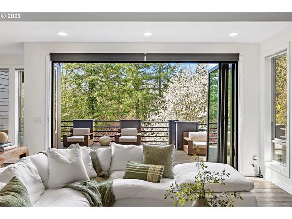 $1,999,999 | 6280 Southwest Sheridan Street, Portland, OR 97225