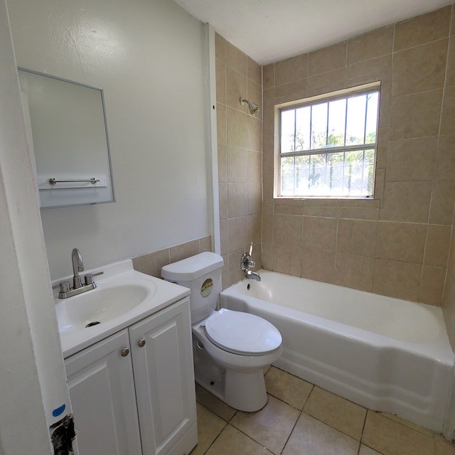 2406 Dawson Street, Unit 2 Columbus, GA 31903 - Photo 10 of 10 a bathroom with a sink a toilet and bathtub