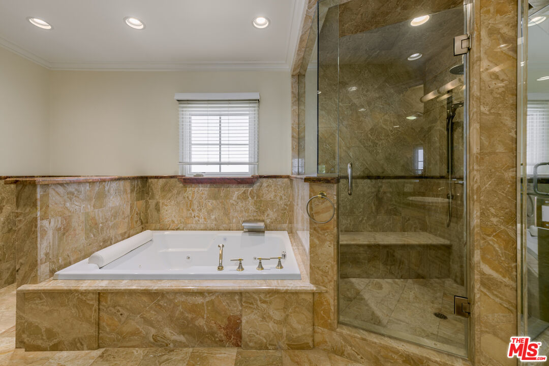 204 Foothill Road Beverly Hills, CA 90210 - Photo 21 of 33