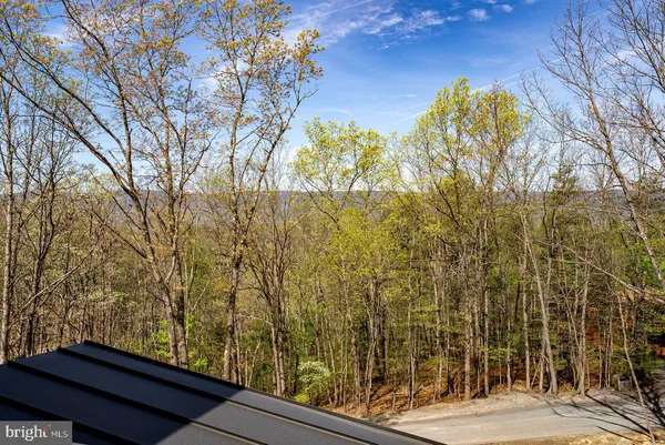 $685,000 | 88 Mallard Drive, Basye, VA 22842