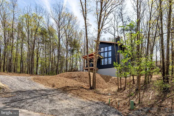 $685,000 | 88 Mallard Drive, Basye, VA 22842