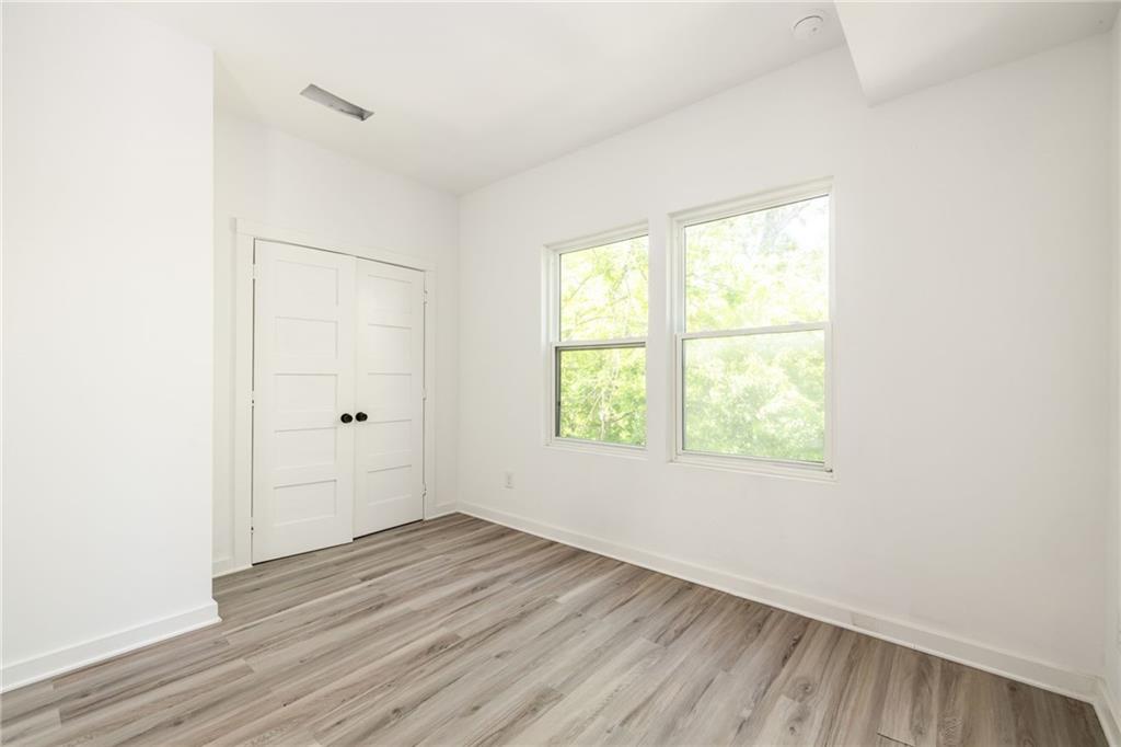 967 Smith Street Southwest Atlanta, GA 30310 - Photo 17 of 31