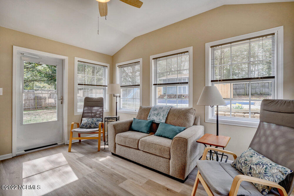 318 Spartan Road Wilmington, NC 28405 - Photo 13 of 29 Sunroom