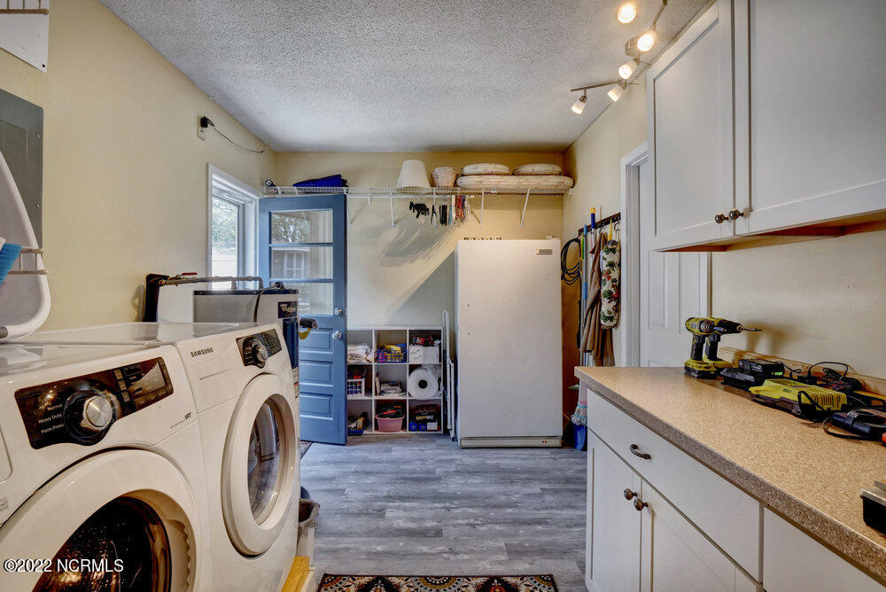 318 Spartan Road Wilmington, NC 28405 - Photo 14 of 29 Laundry Room