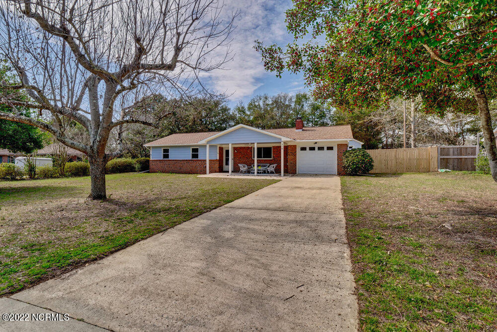 318 Spartan Road Wilmington, NC 28405 - Photo 2 of 29 Front