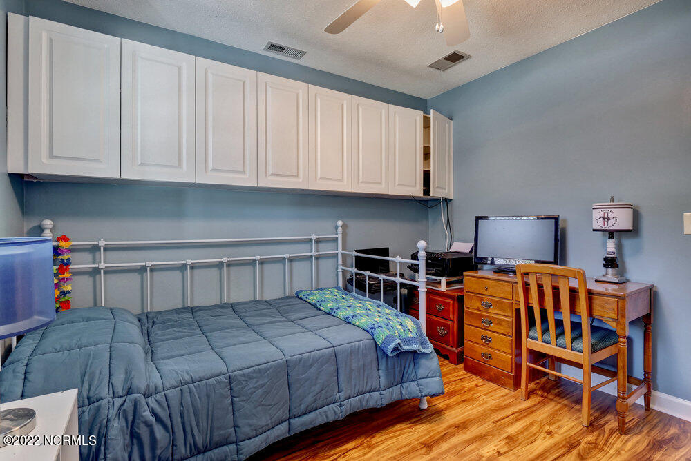 318 Spartan Road Wilmington, NC 28405 - Photo 21 of 29 Bedroom 3