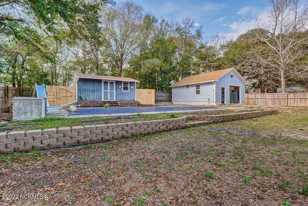 318 Spartan Road Wilmington, NC 28405 - Photo 24 of 29 Swimming Pool & Workshop/Pool House