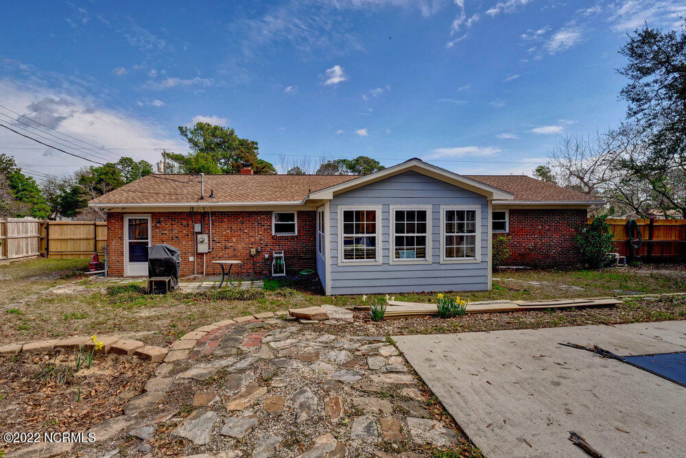 318 Spartan Road Wilmington, NC 28405 - Photo 27 of 29 Back Yard