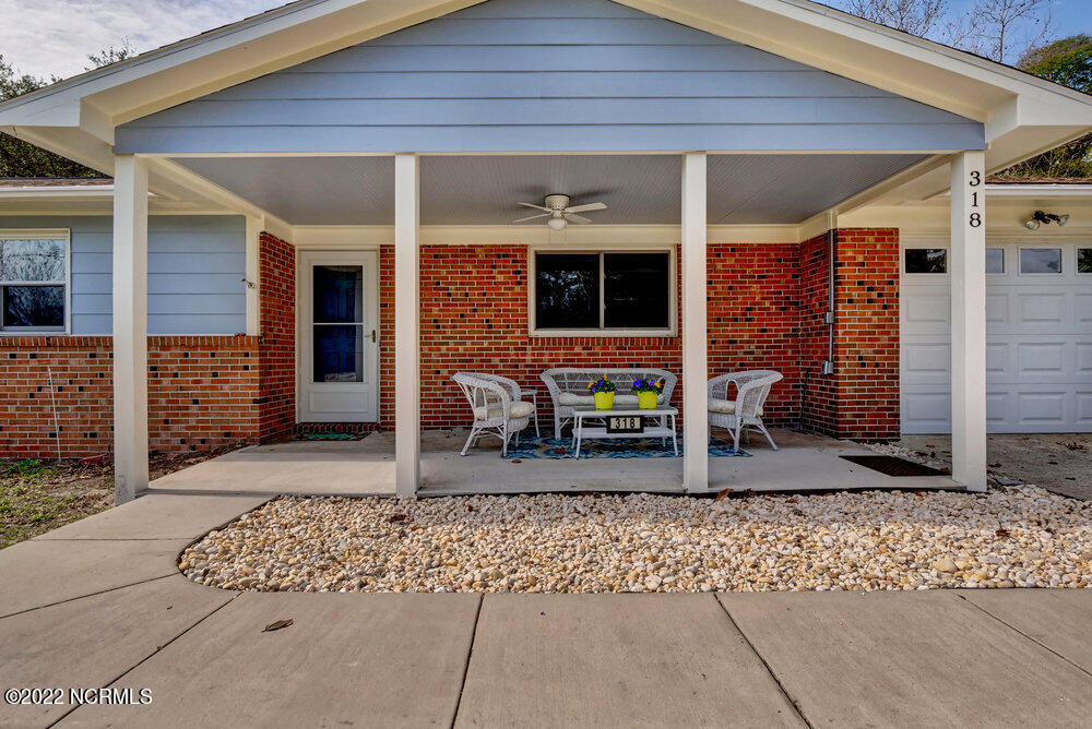 318 Spartan Road Wilmington, NC 28405 - Photo 3 of 29 Front Porch