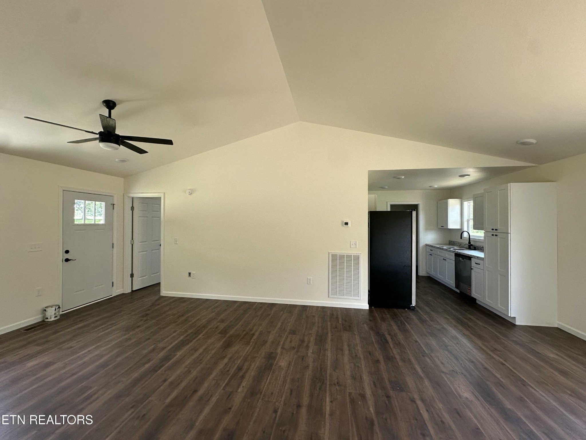 2767 Banner Springs Road Jamestown, TN 38556 - Photo 8 of 29