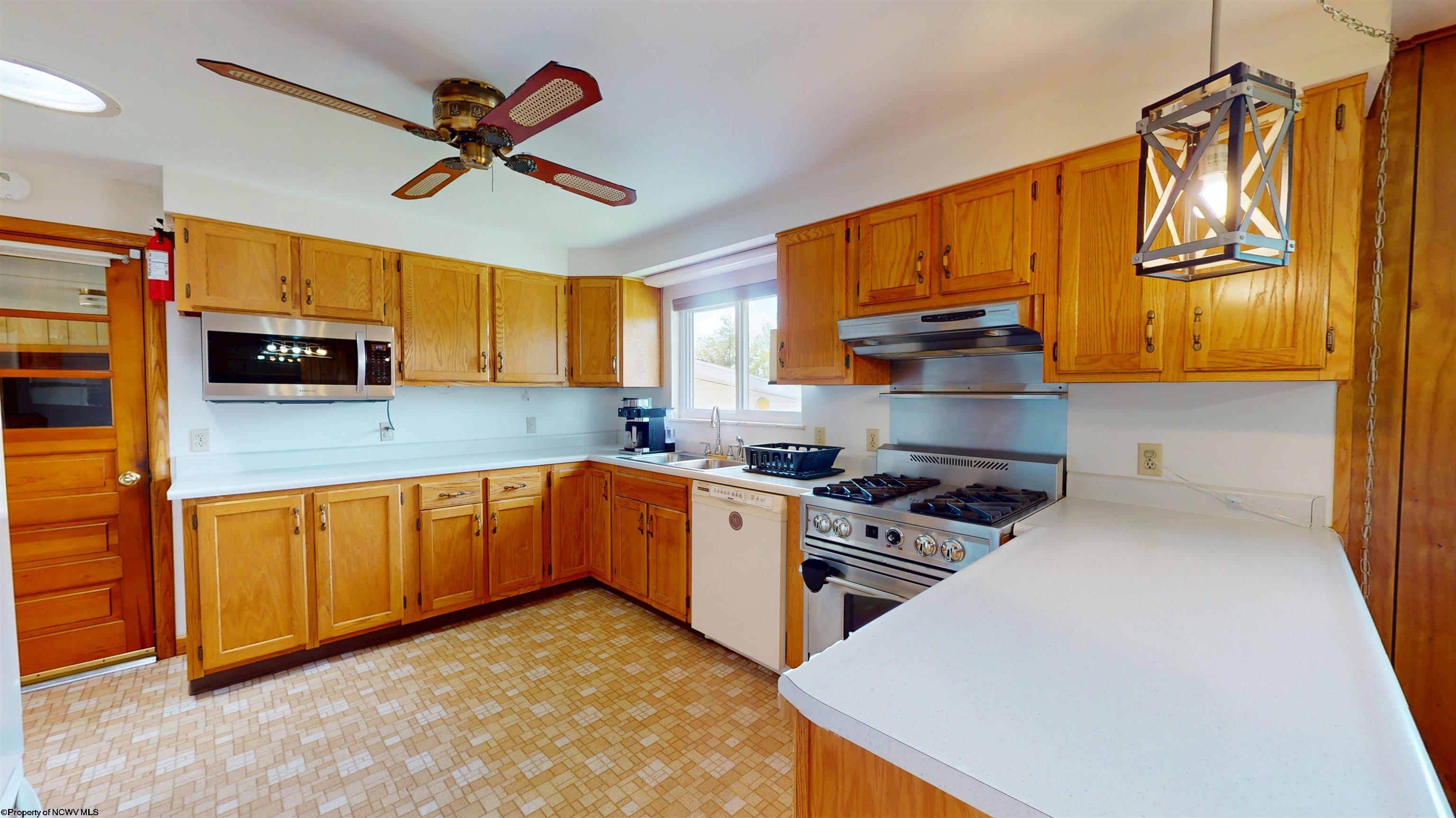 1123 Bakers Ridge Road Morgantown, WV 26508 - Photo 9 of 50 Gallery Image 9