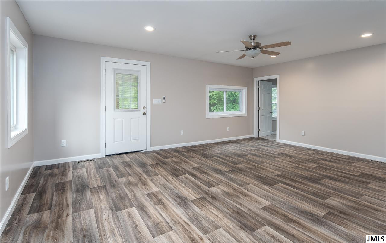 537 Sheridan Street Jackson, MI 49203 - Photo 8 of 30 Photo 8