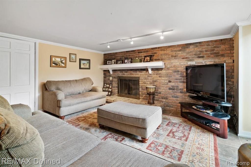 498 Willow Tree Lane Rochester Hills, MI 48306 - Photo 23 of 39