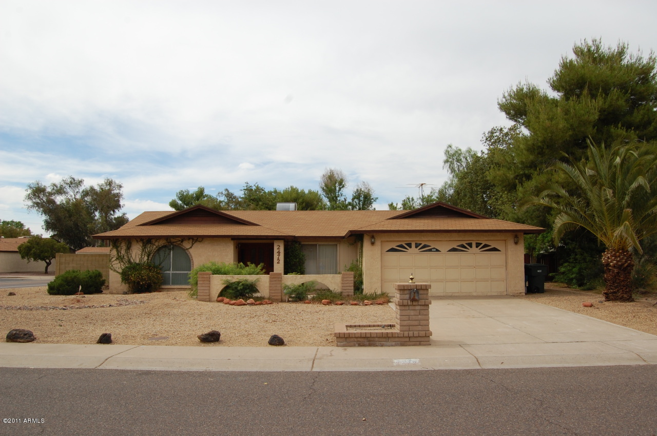 2472 West Hearn Road Phoenix, AZ 85023 - Photo 1 of 10 Front View