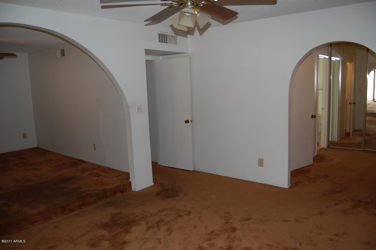 2472 West Hearn Road Phoenix, AZ 85023 - Photo 8 of 10 Master Bedroom